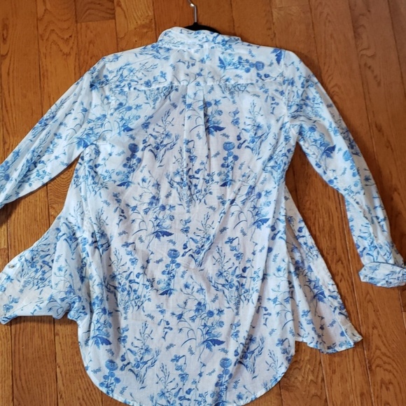 H&M button down blouse - Picture 3 of 3